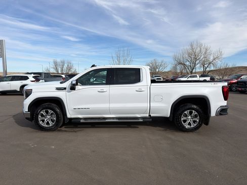 Used 2024 GMC Sierra 1500 SLE w/ X31 Off-Road Package image 9