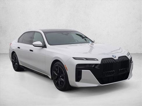 Used 2023 BMW 740i w/ Parking Assistance Package image 3