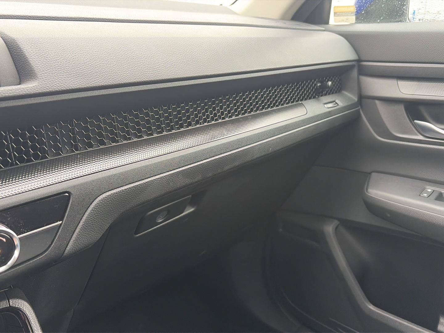 Used 2025 Honda CR-V LX image 19