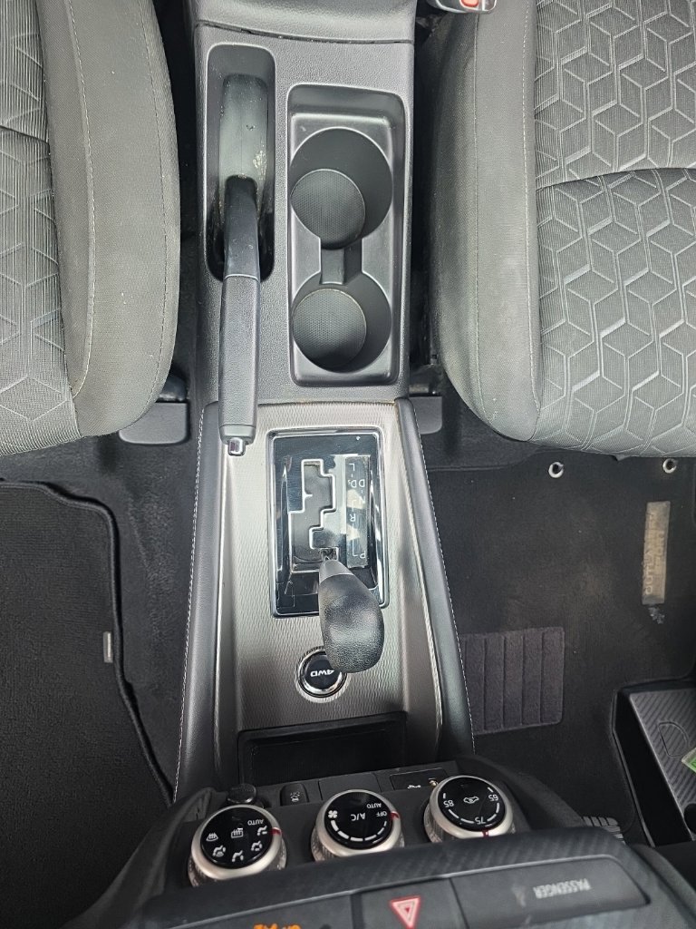 Used 2022 Mitsubishi Outlander Sport ES AWD/4WD image 35