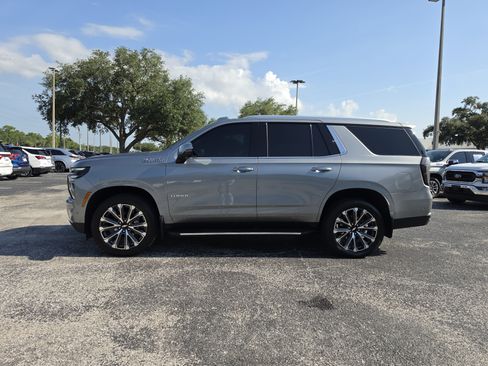 Used 2025 Chevrolet Tahoe High Country AWD/4WD image 9