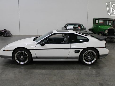 Used 1987 Pontiac Fiero GT image 12