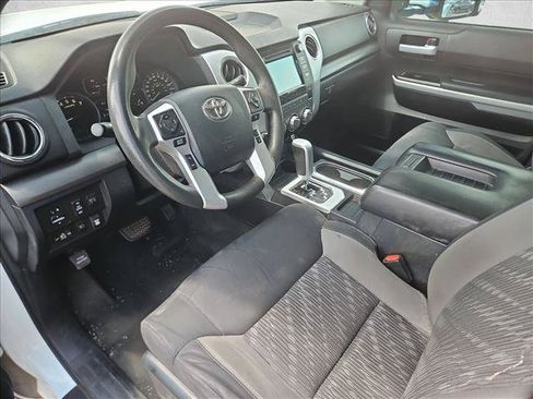 Used 2019 Toyota Tundra SR5 w/ SR5 Upgrade Package AWD/4WD image 10