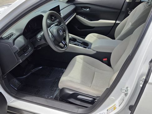 Used 2025 Honda Accord LX image 10