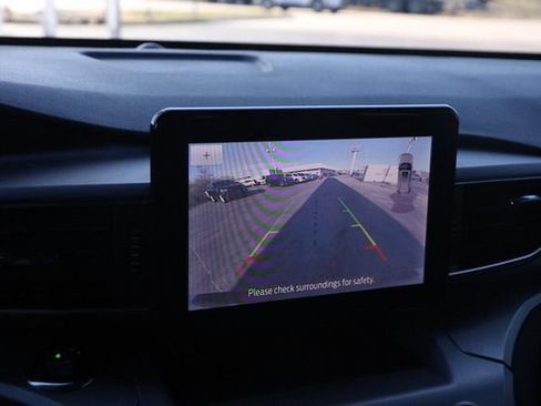 Used 2021 Ford Explorer XLT w/ Equipment Group 202A image 18