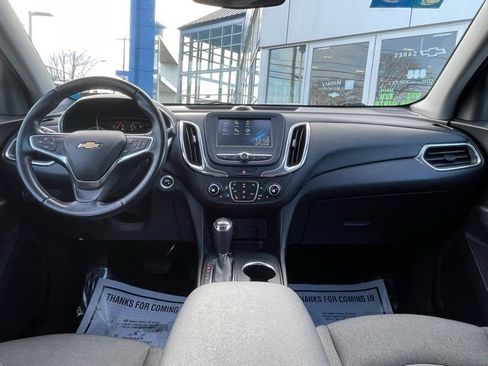 Used 2018 Chevrolet Equinox LT image 3