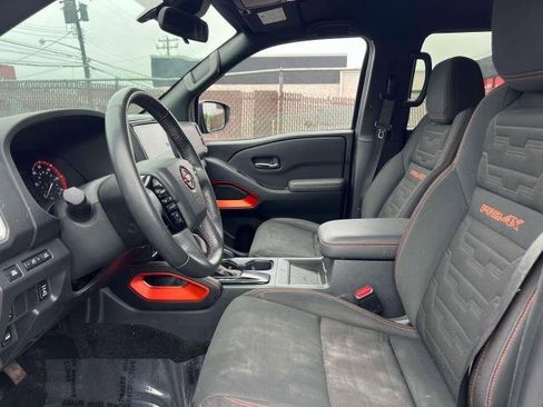 Used 2022 Nissan Frontier PRO-4X image 17