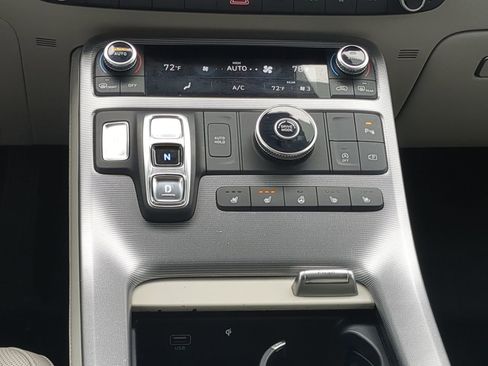 Used 2023 Hyundai Palisade Calligraphy image 18