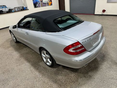 Used 2005 Mercedes-Benz CLK 320 Cabriolet image 17