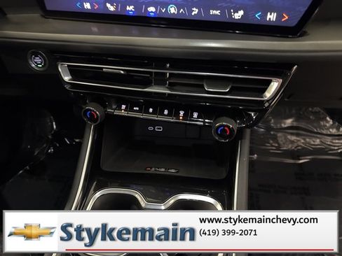 Used 2024 Chevrolet Traverse LT image 22