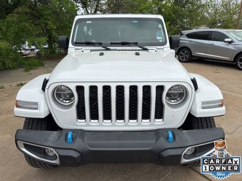 Used 2022 Jeep Wrangler Unlimited Sahara w/ Cold Weather Group image 2