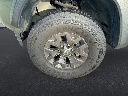 Used 2021 Toyota Tacoma SR5 w/ Trail Edition RWD image 10