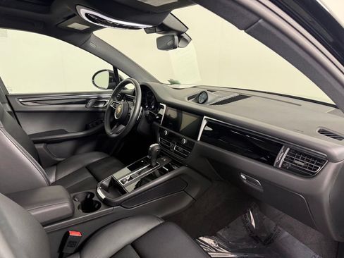 Certified 2026 Porsche Macan AWD/4WD image 15