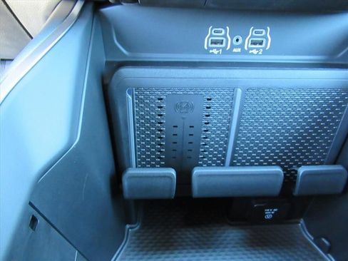 New 2026 RAM 1500 4x4 Crew Cab image 28