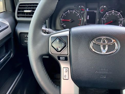 Used 2022 Toyota 4Runner SR5 Premium w/ Moonroof Package AWD/4WD image 24