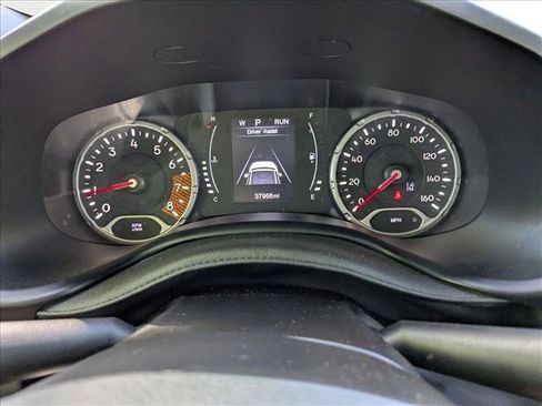 Used 2023 Jeep Renegade Latitude image 11