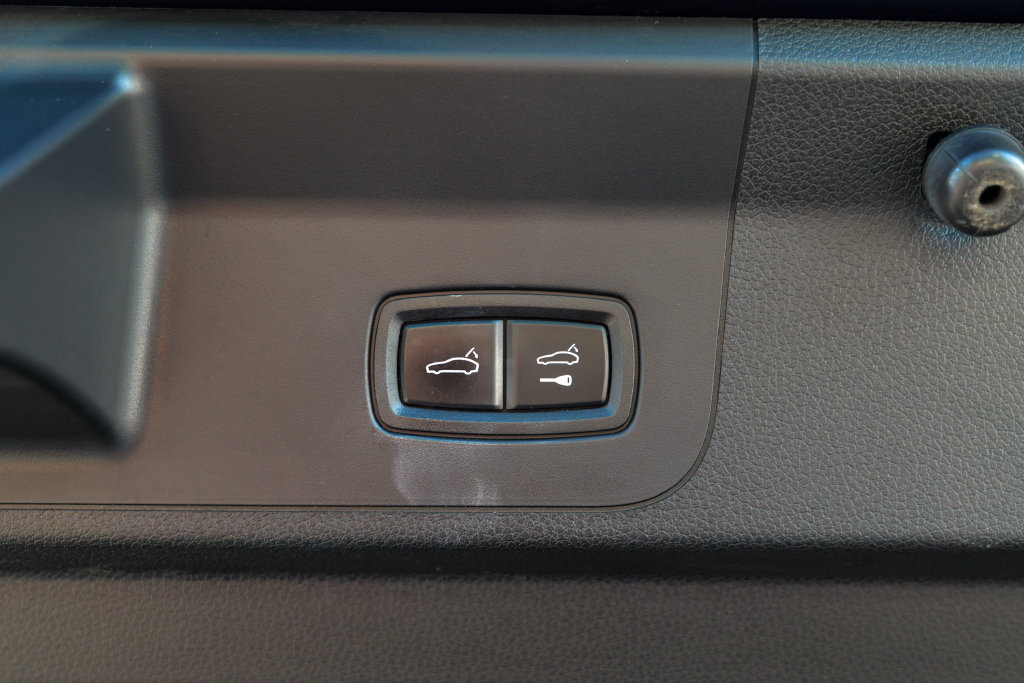 Used 2023 Porsche Panamera GTS AWD/4WD image 63