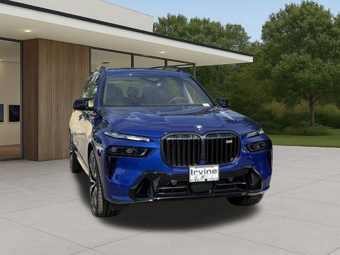 Used 2025 BMW X7 M60i image 4