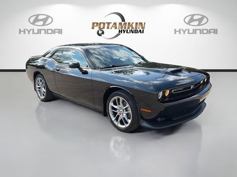 Used 2022 Dodge Challenger GT image 3