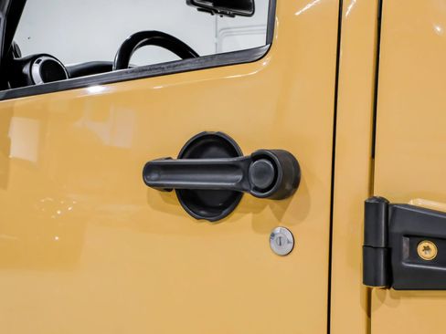 Used 2014 Jeep Wrangler Unlimited Rubicon image 43