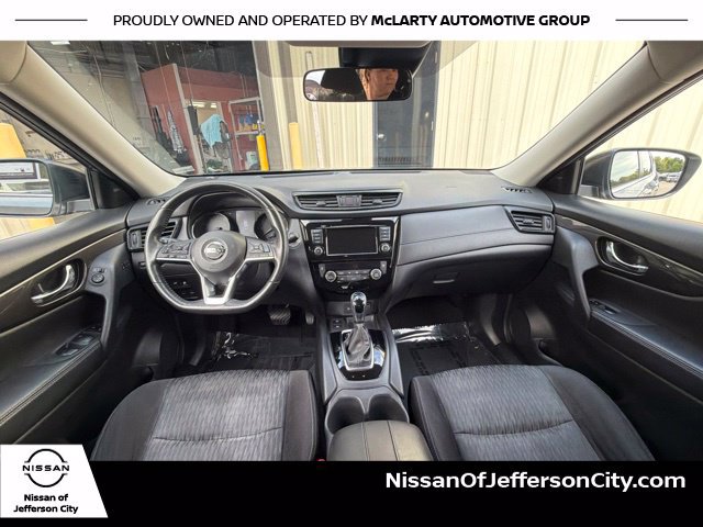 Used 2019 Nissan Rogue SV w/ Premium Package AWD/4WD image 18