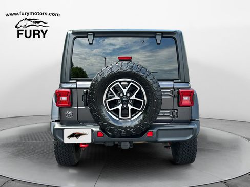 Used 2024 Jeep Wrangler Rubicon AWD/4WD image 4