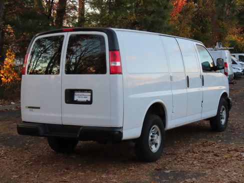 Used 2019 Chevrolet Express 2500 image 20