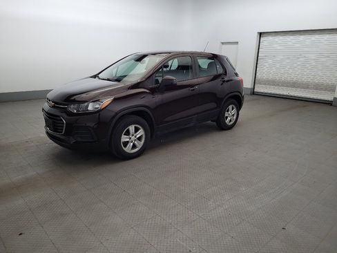 Used 2021 Chevrolet Trax LS AWD/4WD image 2