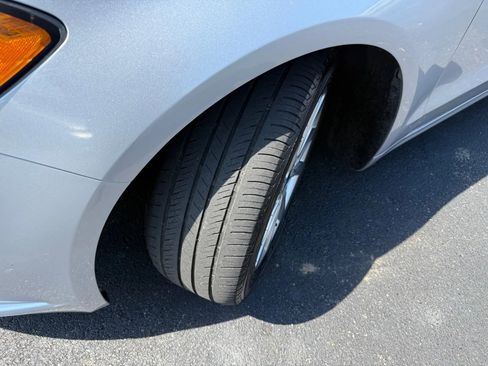 Used 2017 Ford Fusion SE w/ Fusion SE Technology Package image 42