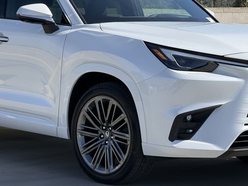 New 2026 Lexus TX 550h AWD Plug-In Hybrid w/ Technology Package image 4