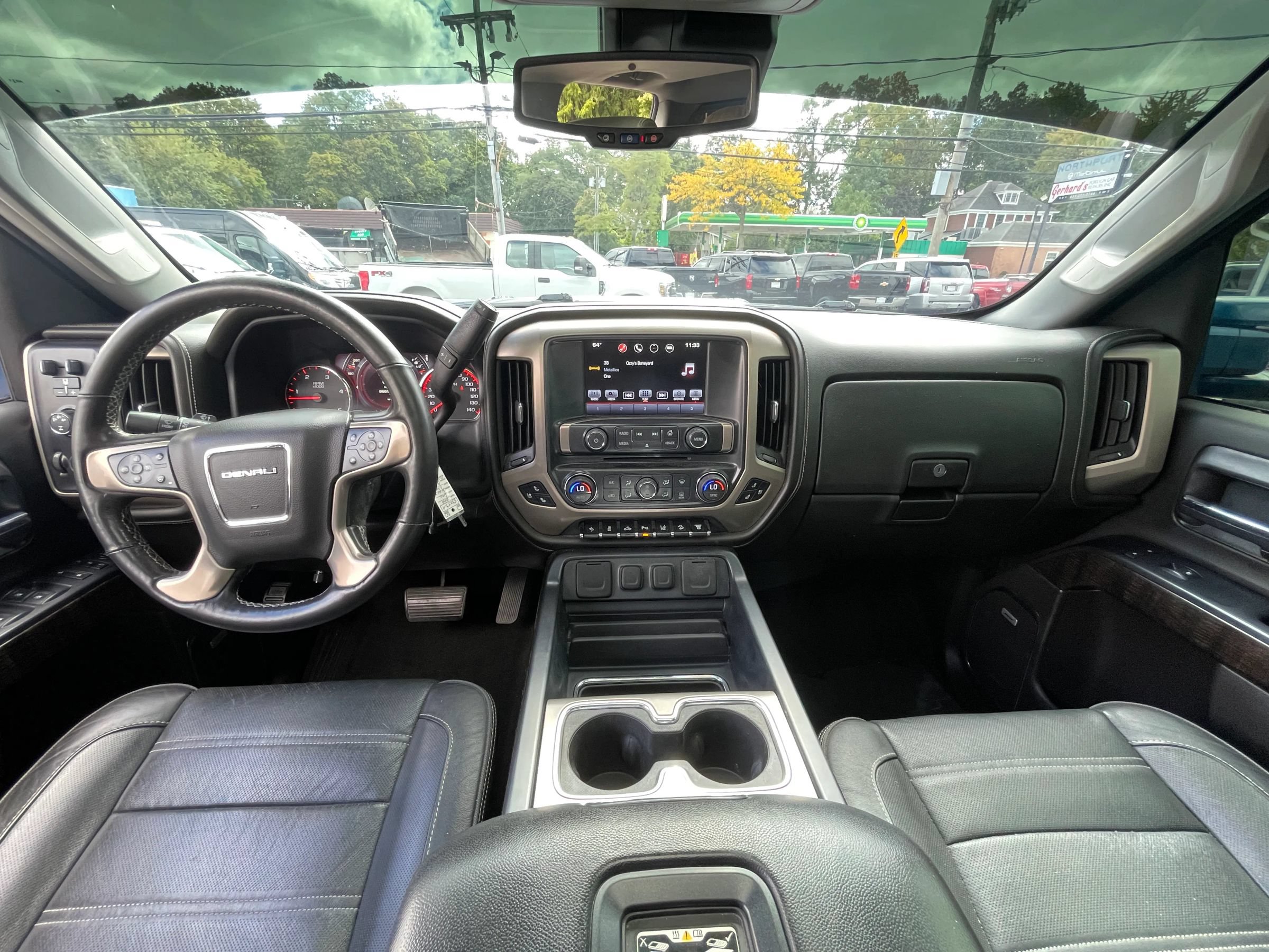 Used 2016 GMC Sierra 2500 Denali w/ Duramax Plus Package AWD/4WD image 18