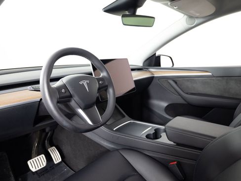 Used 2023 Tesla Model Y Performance AWD/4WD image 13