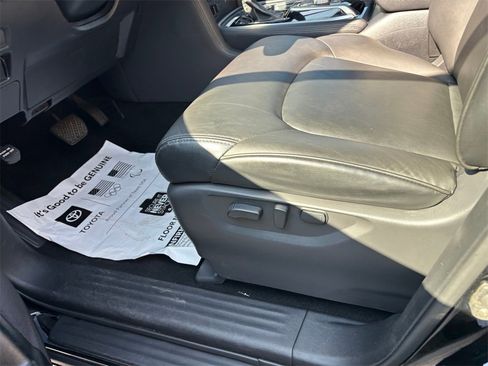 Used 2023 Nissan Armada SV image 26