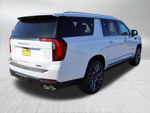 New 2026 GMC Yukon XL Denali Ultimate AWD/4WD image 7