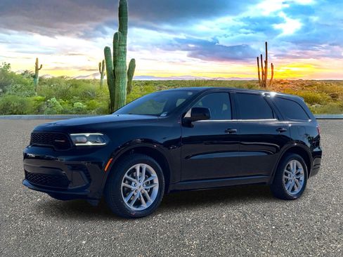 Used 2023 Dodge Durango GT image 2