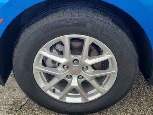 Used 2024 Chevrolet Equinox LT FWD image 7