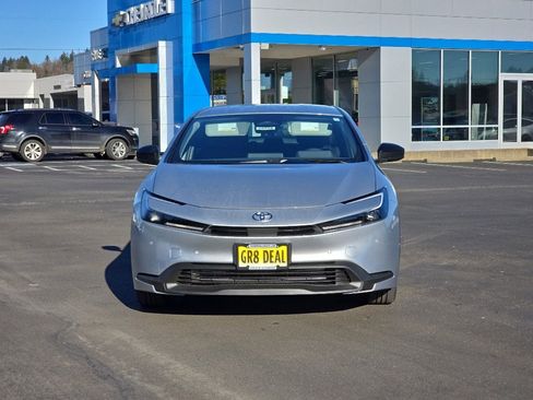 New 2026 Toyota Prius LE image 3