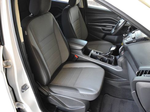 Used 2019 Ford Escape S image 19