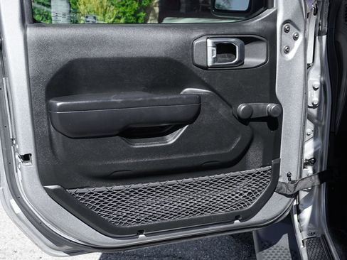 Used 2021 Jeep Wrangler Sport image 18