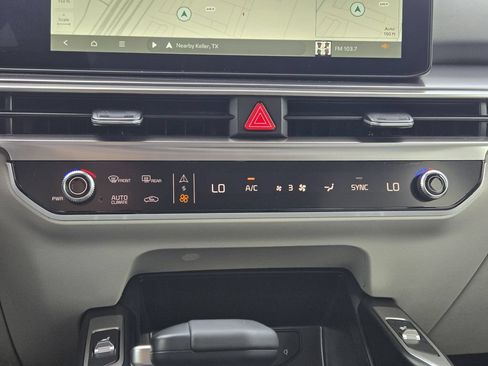 New 2025 Kia Sorento S w/ Panoramic Sunroof Package FWD image 16