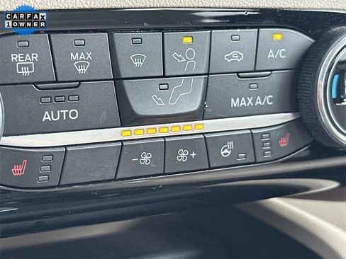 Used 2021 Ford Escape SE w/ SE Sport Appearance Package image 23