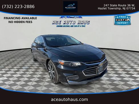 Used 2017 Chevrolet Malibu LT w/ Leather Package image 1