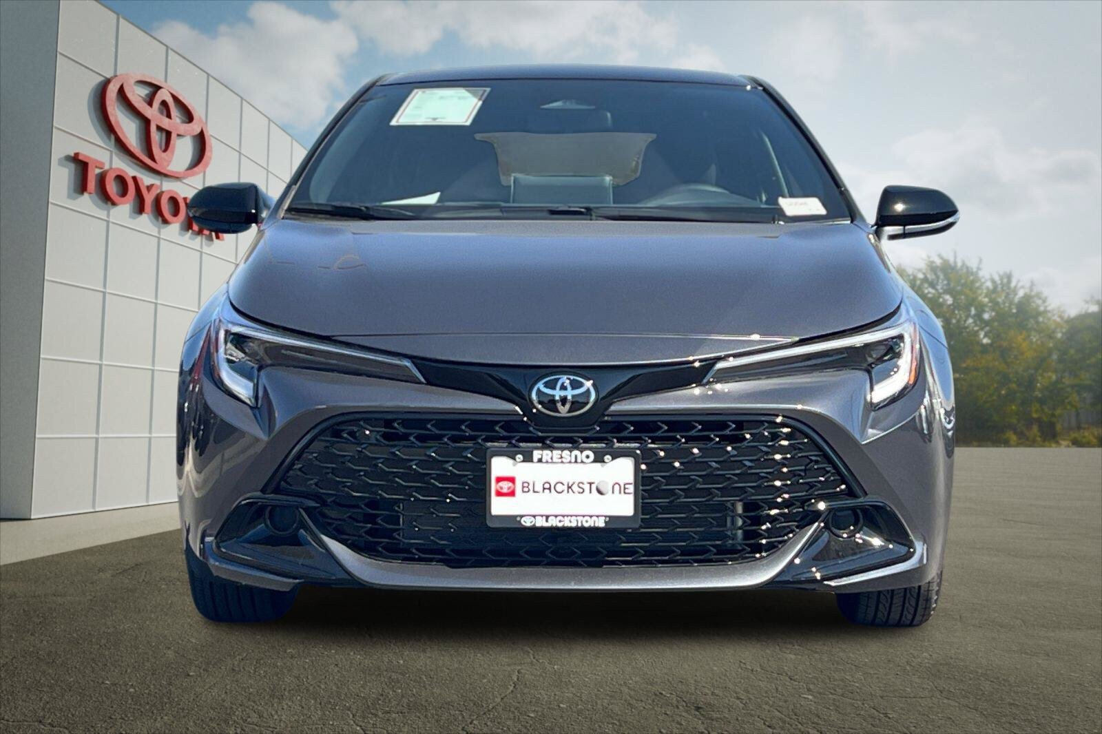 Used 2027 Toyota Corolla SE w/ SE Premium Package FWD image 8