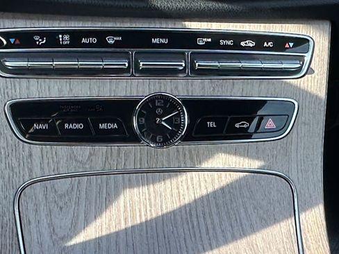 Used 2019 Mercedes-Benz E 450 4MATIC Cabriolet image 17