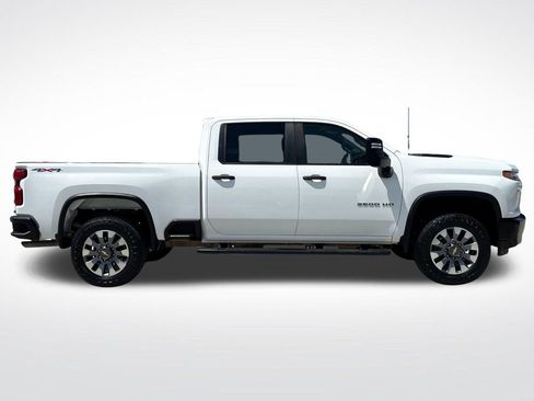 Used 2022 Chevrolet Silverado 2500 Custom AWD/4WD image 8