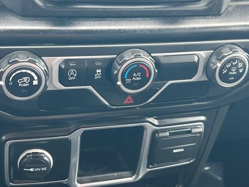 Used 2021 Jeep Gladiator Sport AWD/4WD image 20