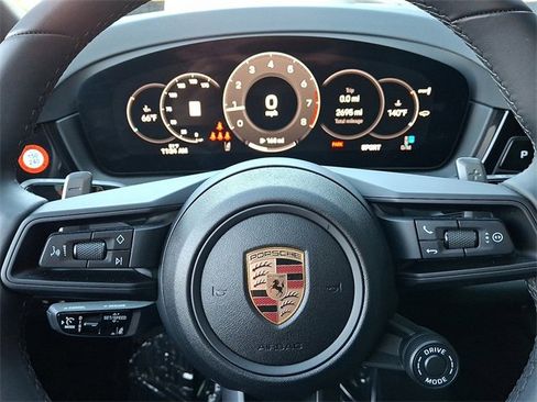 Certified 2025 Porsche Cayenne Coupe image 25