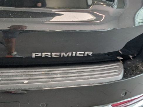 Used 2025 Chevrolet Suburban Premier image 13