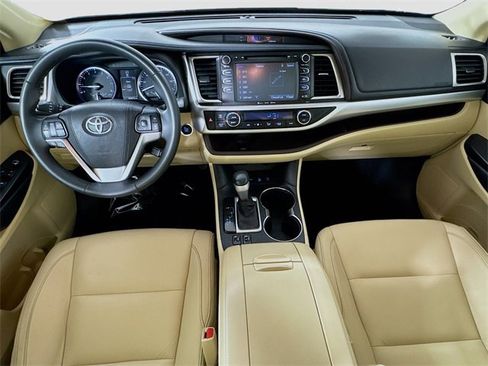 Certified 2016 Toyota Highlander XLE image 24