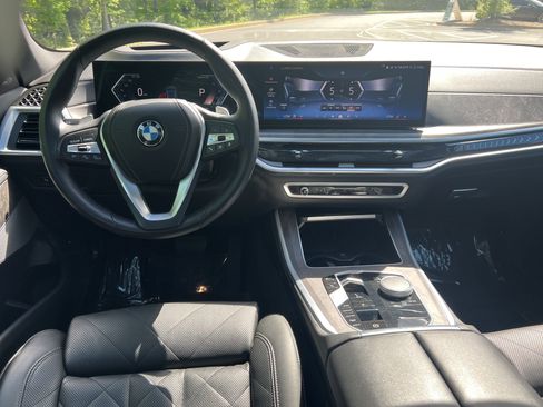 Used 2024 BMW X5 xDrive40i w/ Premium Package image 12